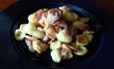 La ricetta - Orecchiette con cavolfiore, pere e lardo croccante 