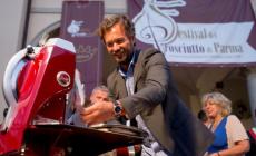 Festival del Prosciutto, la prima fetta è di chef Cracco