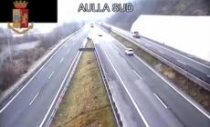 Prende contromano l'A15 ad Aulla in direzione Parma, nei guai un 90enne