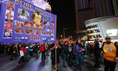 Lacrime e commoizione allo Staples Center per l'ultimo saluto a Kobe