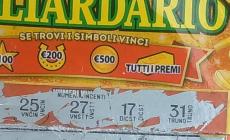 Bambino fa i capricci per avere un grattino. E vince 301mila euro