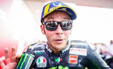 Presentata la nuova Yamaha. Valentino Rossi: "Se non sono competitivo smetto" 