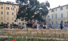 Benvenuta estate. E il centro storico si veste di bianco