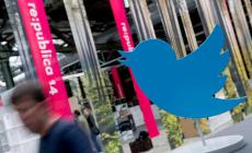 Twitter compie 9 anni e vuole batter cassa