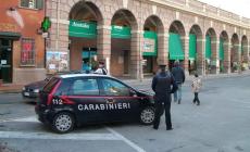 Escavatori a fuoco nella notte: indagano i carabinieri