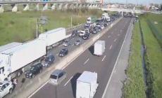 Traffico intenso: rallentamenti e code in A1 