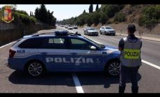 Investito da un  tir sulla A2, morto un camionista