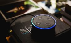 Alexa suggerisce a una bimba: "Inserisci una moneta nella presa». Amazon corregge il software