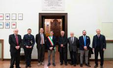 Il Comune celebra la vittoria contro Federico II con una targa (e spunta un errore)