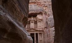 Giordania, morto un turista italiano a Petra: precipitato da un sentiero nel sito archeologico