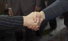 Coronavirus: il vescovo di Piacenza vieta lo scambio della pace