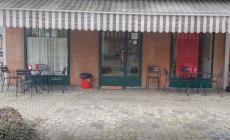 Doppio blitz di violenza e vandalismi in un bar di via Savani: arrestato 30enne