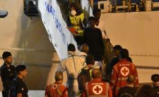 Diciotti, scesi tutti i minori: al terzo giorno in porto restano in 150 sulla nave