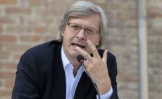 Incompatibilità per Sgarbi, ha 10 giorni per scegliere: o consigliere in Lombardia o sottosegretario
