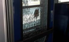 Vandalismi: il regionale arriva a Bologna con i vetri rotti