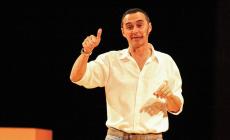 Giuseppe Giacobazzi e il Dna della comicità