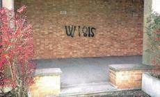 «W Isis»: la scritta sul Santuario fa arrabbiare tutta Fontanellato