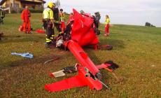 Precipita aereo ultraleggero: morto il pilota 