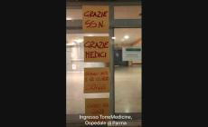 Il grazie a medici e infermieri dell'ospedale Maggiore 
