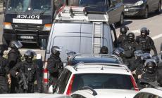 Marsiglia:"almeno 5 con kalashnikov e divisa militare"