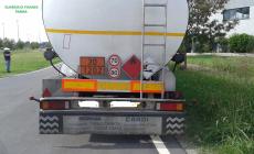Gasolio di contrabbando: sequestrati 26mila litri, autista denunciato