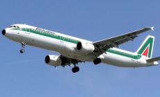 Coronavirus, per i passeggeri Alitalia uso obbligatorio delle mascherine