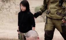 Isis: bambino spara a prigioniero, video choc