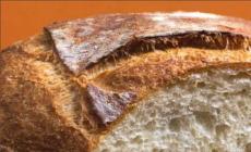 Impazza la moda di pane e dolci fatti in casa