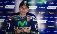 Lorenzo ride per i punti su Marquez