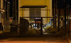 Il giallo del blackout: il 19enne era da solo?