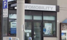 "No al permesso ztl per il doposcuola di mia figlia". Infomobility: "Regole per un centro migliore.  Scuole a 100 metri dal limite..."
