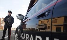 Svuota il portafogli di un cliente dell’autolavaggio: filmato e denunciato