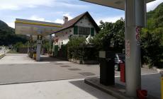 Blitz dei carabinieri al distributore: così Zoni è finito in manette