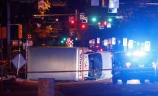 Fanno esplodere un ordigno in un ristorante indiano, almeno 15 feriti