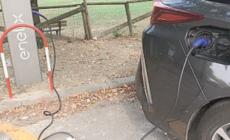 Auto elettriche: installate 5 colonnine per la ricarica