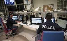 Nella centrale del 113. &laquo;Duecento chiamate al giorno: la citt&agrave; in emergenza&raquo;