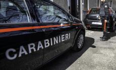 Ammalato da un mese a casa, accoltella moglie dopo lite 