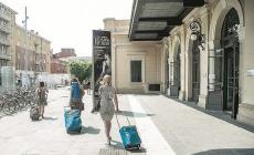Anche la stazione ribolle. E i bus latitano