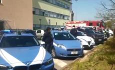 L'omaggio delle sirene per Vaio. E medici e infermieri intonano l'inno di Mameli - Video