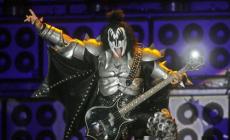 Perquisizione a casa di Gene Simmons