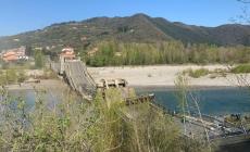 Crolla ponte ad Albiano (Aulla): due furgoni precipitati, un ferito. A novembre sopralluogo e rassicurazioni - Foto