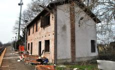 La stazione ormai serve solo ai vandali  