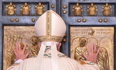 Aperta la Porta Santa: inizia il Giubileo della Misericordia