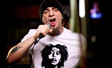 J-Ax:  «Vi voglio  dimostrare chi sono  con il mio suono»