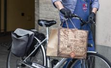 Spesa a domicilio anche in bici o in taxi. Ma l'attesa può esser lunga