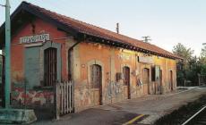 Ozzano, degrado in stazione 