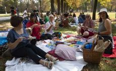 Bianchi, rossi, verdi: variazioni (e sorrisi) a tema pic-nic al Parco Ducale Foto