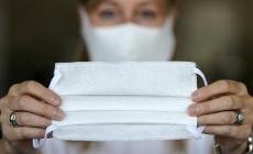 'Perch&eacute; portare la mascherina in pubblico': lo spiega Eaton, laureato ad honorem a Parma