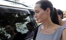 Compensi altissimi. La Jolie lascia la Ong di Diana