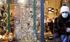 Lo shopping? Sì, ma con la mascherina